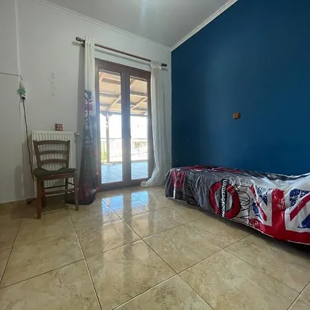 Elpida Apartment Amarynthos